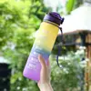 Copo Caneca Degradê Alto Valor de Cor Esportes ao Ar Livre Fitness Copo de Plástico Grande Capacidade Fosco Portátil Copo com Canudo