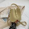 Bolsa popular 2023 novas bolsas moda portátil bolsa feminina verão versátil ins ombro mensageiro bucket bag