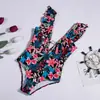 Traje de baño de una pieza nuevo 2021 para mujer, moda europea y americana transfronteriza, volantes, bikini sexy de cuello en V profundo, venta al por mayor de fabricantes