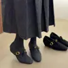 Sapatos Mary Jane Versáteis da Moda Francesa para Mulheres 2026 Nova Coleção Início da Primavera Fivela de Metal Camélia Sapatos com Salto Plataforma Aumenta Altura para Mulheres