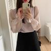 Camisa de estilo francés de alta gama para mujer de Dongdaemun, con cuello cuadrado, espalda con cordones, mangas acampanadas brillantes y ligeramente transparentes.