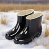 Botas de Chuva Femininas 2026 de Cano Médio com Forro de Fleece, Antiderrapantes, Impermeáveis, com Solado Grosso, Botas de Chuva de PVC da Moda para Uso ao Ar Livre