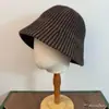 Chapéu Bucket de Tricô com Listras Estilo Japonês Mistura de Lã Outono e Inverno Moda de Alta Qualidade Chapéu Bucket Quente Emagrecimento Facial