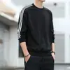 Moletom de gola redonda outonal com três listras, camiseta masculina estilosa e versátil estilo coreano de manga longa, base estilosa estilo Hong Kong
