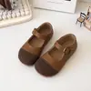 Sapatos de bebê para meninas, sapatos de couro para crianças pequenas, mocassins estilo Mori retrô 2025, versão coreana, sapatos de retalhos pequenos para crianças, modernos