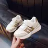 Tenis para niños otoño 2024 nuevo estilo zapatos Forrest Gump zapatos casuales para niñas zapatos para correr ligeros y transpirables para bebés