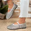 Sapatos de salto baixo vazados atacado, novos sapatos baixos de verão Mary Jane tamanho grande para mulheres, fivela plana respirável 2026 comércio exterior