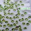 Pedras de strass para nail art verde claro, com base pontiaguda, formas sortidas, verde translúcido, decorações populares e luxuosas de strass para nail art
