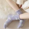 Calcetines de terciopelo de coral con estampado floral de nicho para mujer, otoño e invierno, con forro polar, calcetines gruesos de medio terciopelo, calcetines para el suelo, fabricantes, venta al por mayor