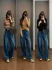 Jeans de perna reta de cintura alta, lavagem azul média suave vintage, com brilho sutil, comprimento até o chão 26 início do outono H082405