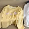 Roupas Infantis Nuomi Wanzi Coleção Outono 2026 Nova Camiseta Infantil de Algodão Estampada Soltinha Meninas Desenho Animado Tema Floresta