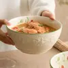 Tigela Grande de Iogurte com Relevo de Morango de Fábrica Tigela para Macarrão Instantâneo Tigela Criativa de Cerâmica para Sopa Tigela para Macarrão Louça de Hotel Prato de Sopa Tigela Bonita