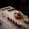 Juego de Té Antiguo Rojo Bermellón Estilo Dinastías Tang y Song, Caja de Regalo con Diseño Estampado en Oro de Ciruelo, Orquídea, Bambú y Crisantemo, con Gaiwan para Uso en Casa