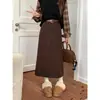 Falda Retro de Pana Estilo Maillard para Mujer en Otoño e Invierno Aspecto Adelgazante Falda Recta que Cubre la Cadera con Abertura Trasera y Falda de una Pieza que Cubre la Cadera