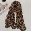 Bufanda larga de seda de Bali de moda con estampado de leopardo clásico europeo y americano, versátil, 80*180 cm, chal elegante y único para chicas a la moda