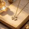 Collar de Trébol de la Suerte de Lujo Ligero Estilo Francés con Diamantes Completos Microincrustados para Mujer, Exquisita Cadena para Clavícula Versátil de Moda con Forma de Pétalo de Alta Gama