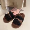 Chinelos peludos retrô da moda para outono e inverno, novo estilo, para usar ao ar livre, mocassins slip-on femininos de sola grossa, 2026