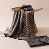 Bufanda Larga de Seda Cepillada, Versátil y de Moda, Bufanda de Seda Estilo Old Money, Regalo para Personas Mayores, Bufanda de Gama Alta, Bufanda Cálida para el Cuello, Mayoreo
