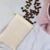 Bolsas de algodón lisas con cordón, disponibles para venta al por mayor, con opciones de impresión de logotipo. Hechas de 100% algodón, estas bolsas transpirables son adecuadas para empaquetar medicina tradicional china o como bolsitas perfumadas.