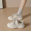 Zapatillas transpirables casuales para exteriores de otoño para senderismo, nuevo modelo 2026, diseño ligero, zapatillas de papá con cordones para mujer