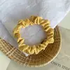Nueva Banda para el Cabello Pequeña de Seda y Satén Elegante Satén Cuerda Versátil para Cola de Caballo y Cabello Adorno para la Cabeza para Mujeres Sin Dejar Marcas Fabricante Mayorista