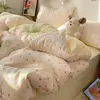Juego de ropa de cama de cuatro piezas de algodón puro Clase A, grado madre e hijo, sábana para dormir sin ropa y funda de edredón, juego de tres piezas con faldón de cama de estilo ins para dormitorio