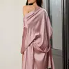 Estilo Europeu e Americano Primavera e Verão Sexy Camisola de Seda Falsa com Estampa de Leopardo, Roupa de Casa, Cardigã Sexy de Corte Amplo, Roupão com Amarração