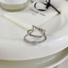 Simple Elegante Sentido de Alta Gama Micro-incrustado Tres Filas Estrella de Cinco Puntas Clip para la Oreja Lujo Ligero Retro Estilo Frío Aretes Combinables Aretes
