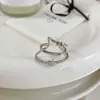 Clip de Oreja Elegante Francés de Alta Calidad Microincrustado de Tres Filas de Estrella de Cinco Puntas Estilo Frío Retro de Lujo Ligero Pendientes Versátiles Pendientes