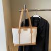 Bolso de Viajero de Gran Capacidad para Mujer 2025 Verano Nueva Moda Bolso de Hombro Simple Bolso Tote de Estilo Coreano de Aspecto Elegante