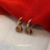 Pendientes vintage de granate rojo Ancora con granada roja, otoño e invierno, nicho ligero, lujosos, combinables con todo, collar, cadena de lana.