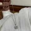 Exquisito collar de perlas de circón brillante para mujer, cadena para clavícula de acero de titanio de alta gama, nicho de lujo ligero, cadena de cuello elegante, accesorio de cadena para suéter