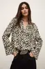 Camisa feminina popular retrô com estampa de leopardo, transfronteiriça europeia e americana, gola alta, tie-dye, mangas sino, top casual solto de manga comprida