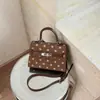 Bolso de lunares de moda y tendencia para mujer, nuevo bolso cruzado versátil 2026, bolso de mano cuadrado pequeño exquisito de alta gama