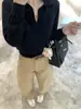Estilo old money: Suéter de punto con cuello polo para mujer, perfecto para el otoño, que ofrece un look relajado y juvenil con un diseño casual de cuello en V y mangas largas.