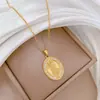 Acero de TitanioEuropeo y Americano Forma de Huevo Retrato Luz Lujo Templado Hermoso Collar Completamente de Diamantes para Mujer Cadena Versátil para Clavícula Cadena de Acero de Titanio