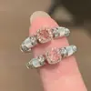 Anillo Minimalista Vintage Rosa Cubo de Azúcar, Lujo Ligero con Sensación de Alta Gama, Anillo Abierto Estilo Ins, Moda de Nicho, Anillo Versátil y Elegante