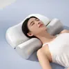 Almohada de espuma viscoelástica con diseño de tracción, que ofrece una sensación refrescante, cero presión y diseñada para un sueño profundo; una almohada de uso doméstico para adultos, con un diseño en forma de arco para proteger la columna cervical