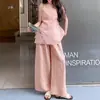 Conjunto de dos piezas rosa estilo francés, relajado y sencillo para mujer, nuevo de moda verano 2026, top tipo tank elegante y pantalón de pierna ancha, conjunto de dos piezas