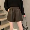 Shorts de cuero PU para mujer, nuevo estilo otoño e invierno 2025, talla grande, holgados, de pierna ancha, adelgazantes, de cintura alta, modernos, adecuados para usar como prenda exterior, con leggings, pantalones de bota