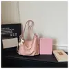 Bolso de Gran Capacidad para Viajes Diarios para Mujer Verano 2024 Estilo Coreano Moda Casual Bolso de Axila Diseño Sencillo de Nicho Bolso de Hombro