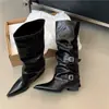 Botas Puntiagudas con Hebilla Plisadas Apiladas para Mujer, Tacón Grueso Estilo Punk 2025 Botas de Caballero, Botas Largas de Tacón Alto Estilo Callejero para Chicas Atrevidas