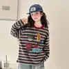 Conjunto Feminino 2026 Outono Novo Estilo: Camiseta Listrada Estampada de Manga Longa e Calça Jeans Curva para Crianças Maiores, Roupa Casual de Outono