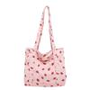 Verano 2024 Nuevo Bolso de Hombro Estampado de Fresa Bolso Tote de Gran Capacidad que Combina con Todo Popular Este Año Bolso Pequeño Portátil para Mujer