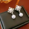 Pendientes Huecos en Forma de Diamante de Perla de Aguja Plateada Zirconia Pendientes de Estilo Palacio Retro Francés Pendientes de Nicho de Gama Alta Fábrica