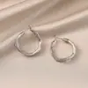 Brincos de Pérola Novo Estilo, Sensação de Luxo Leve e de Alta Qualidade, Brincos de Feriado Atacado, Presilhas de Metal Simples, Argolas, Brincos de Argola Lisos