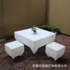 Juego de Mesa y Sillas de Plástico LED de Colores, Combinación de Mesa Cuadrada Blanca y Sillas Cuadradas, Muebles Creativos Impermeables para Exteriores