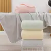 Toalla de Baño Gruesa de Coral Fleece, Suave y Absorbente, No Suelta Pelo Fácilmente, Delicada y Amigable con la Piel, Toalla de Baño Grande al por Mayor, Se Puede Usar como Bata de Baño