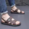 Sandálias de Estilo Novo para Homens no Verão, Sapatos Casuais de Praia, Sapatos Preguiçosos para Dirigir com Solado Grosso, Antiderrapantes, Sandálias para Meia-Idade, Dupla Finalidade, Leves para Homens