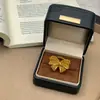 Anillo de Lazo Grande Dorado de 24 Quilates con Color Duradero Mismo Estilo que Tienda de Oro para Mujer Elegante al Aire Libre Lujo Ligero Versátil Joyería